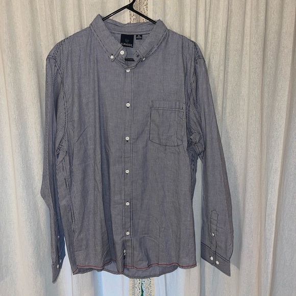 Men’s Button Down - Picture 1 of 2